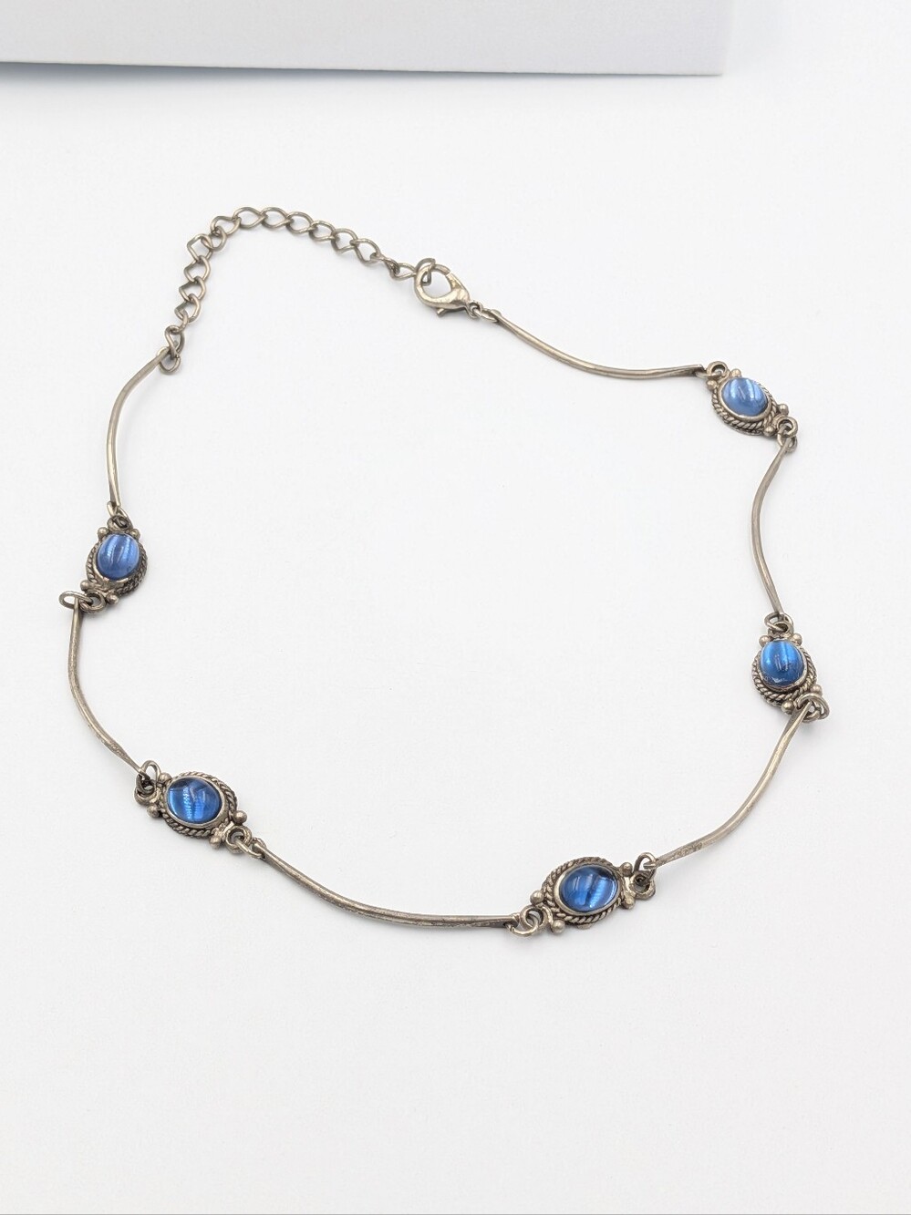 Vintage Y2K blue cabochon silver tone necklace